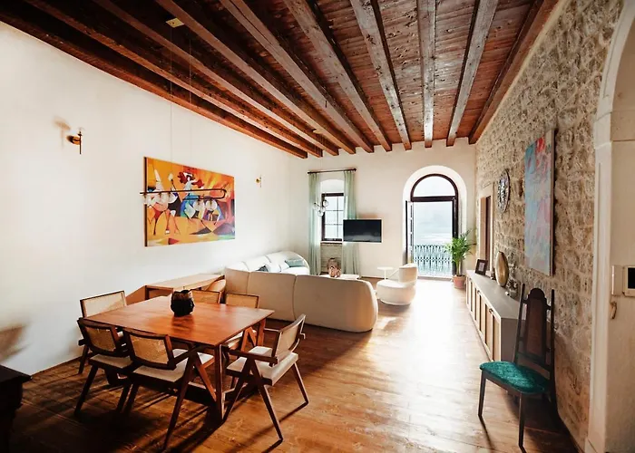 Luxury Palace Apartment